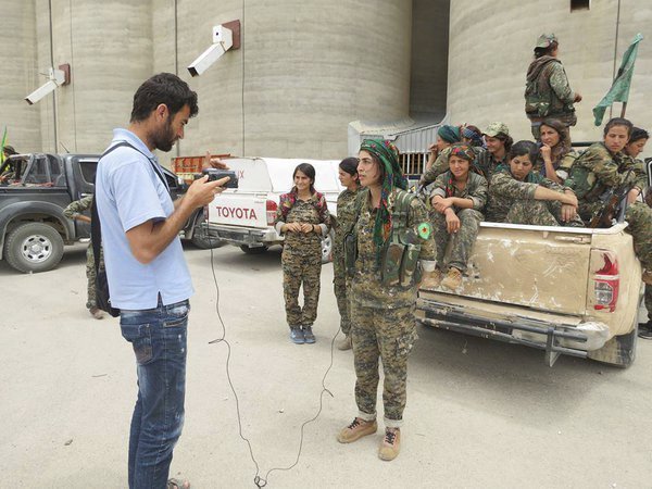 Fotograf zachytil speciální jednotky USA: V Sýrii pomáhají Kurdům proti Islámskému státu.