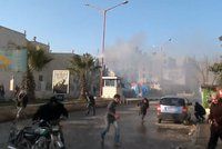 Sebevražedný atentátník zabil 13 lidí: Odpálil se v davu demonstrantů