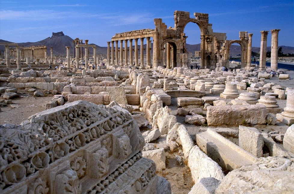 Džihádisti z Islámského státu dobyli syrské město Palmýra