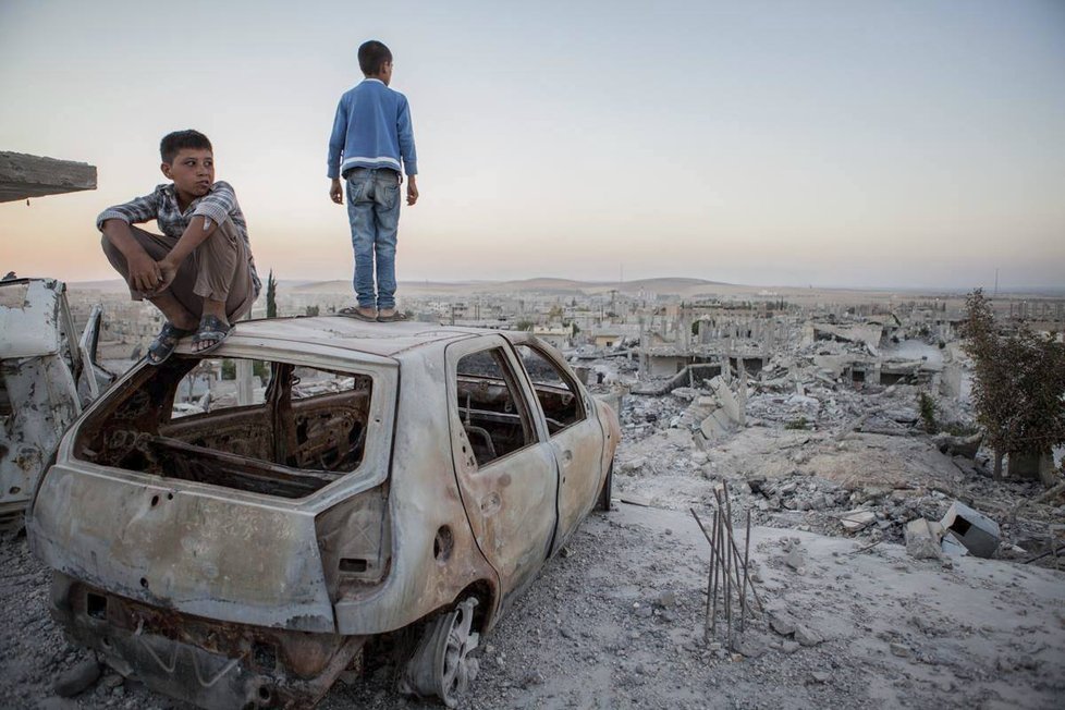 Češky Lenka Klicperová a Markéta Kutilová vyrazily do syrského města Kobani, značně poničeného při bojích s Islámských státem