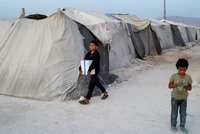 Bomby padají na školy i uprchlické tábory, varuje OSN. Domovy v Sýrii opustilo 300 tisíc lidí