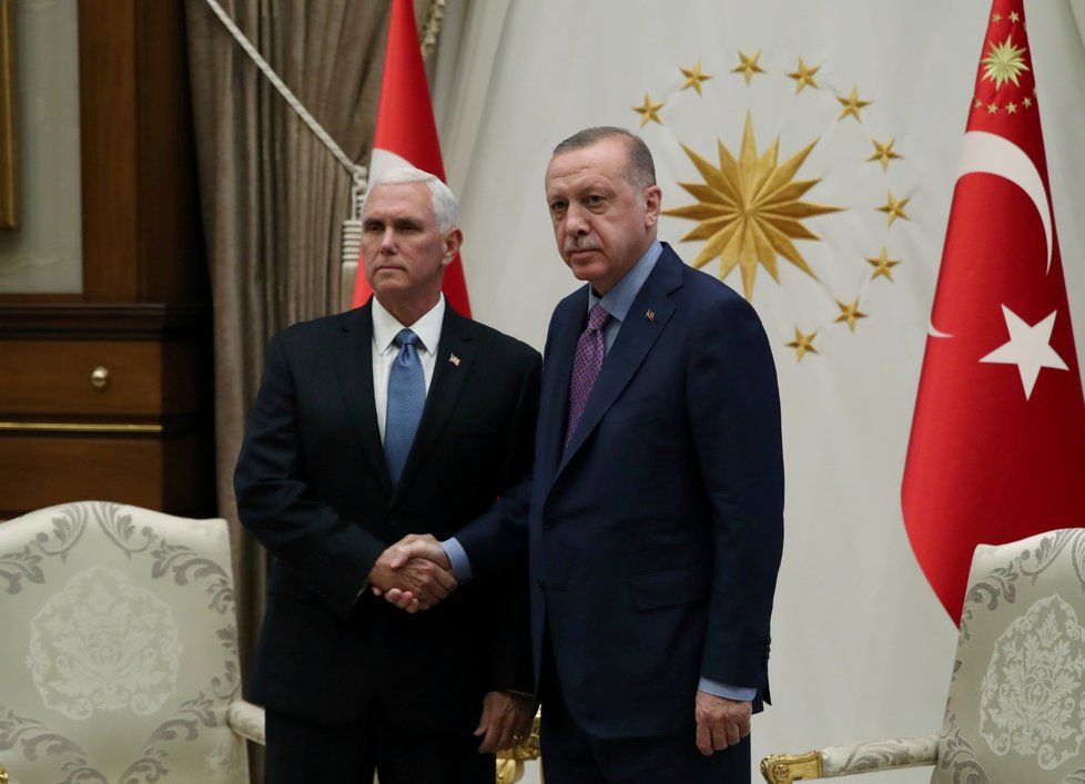 USA a Turecko se dohodly na příměří v Sýrii, oznámil viceprezident Pence. (17. 10. 2019)