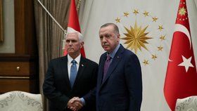 USA a Turecko se dohodly na příměří v Sýrii, oznámil viceprezident Pence. (17. 10. 2019)