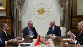 USA a Turecko se dohodly na příměří v Sýrii, oznámil viceprezident Pence. (17. 10. 2019)