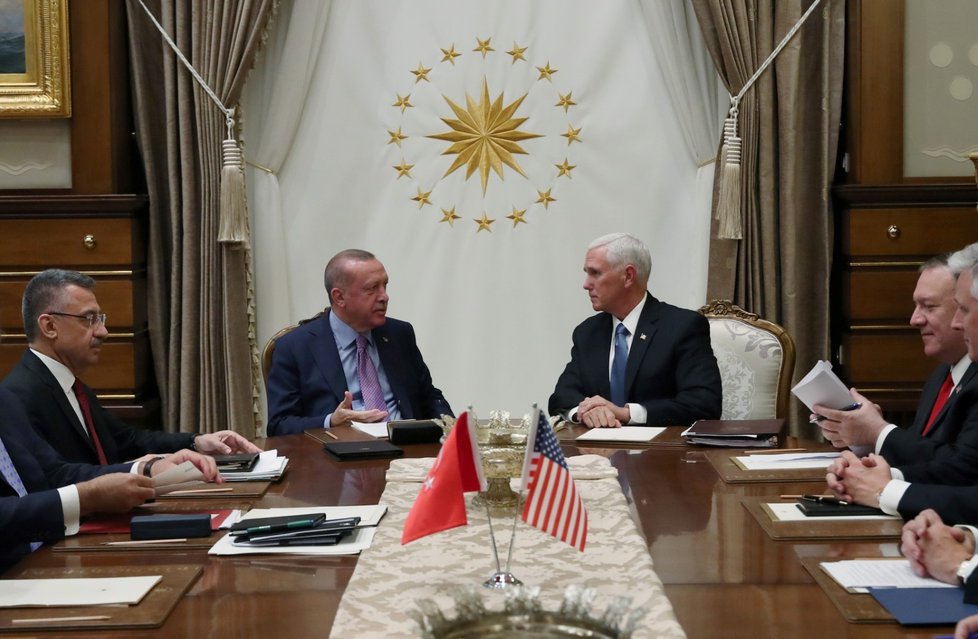 USA a Turecko se dohodly na příměří v Sýrii, oznámil viceprezident Pence. (17. 10. 2019)