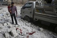 Islámský stát zaútočil na uprchlíky. Desítky mrtvých po výbuchu auta v Sýrii
