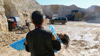 Lékaři bez hranic o chemickém útoku v Sýrii: Děti zřejmě zabíjel sarin a chlór