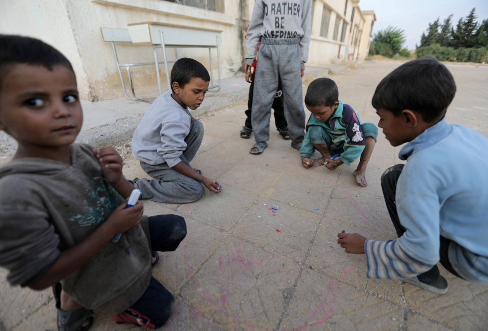 Syrské děti vyhnané ze svých původních domovů 