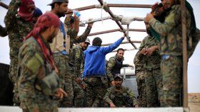 V Sýrii začala „konečná fáze“ boje proti Islámskému státu.