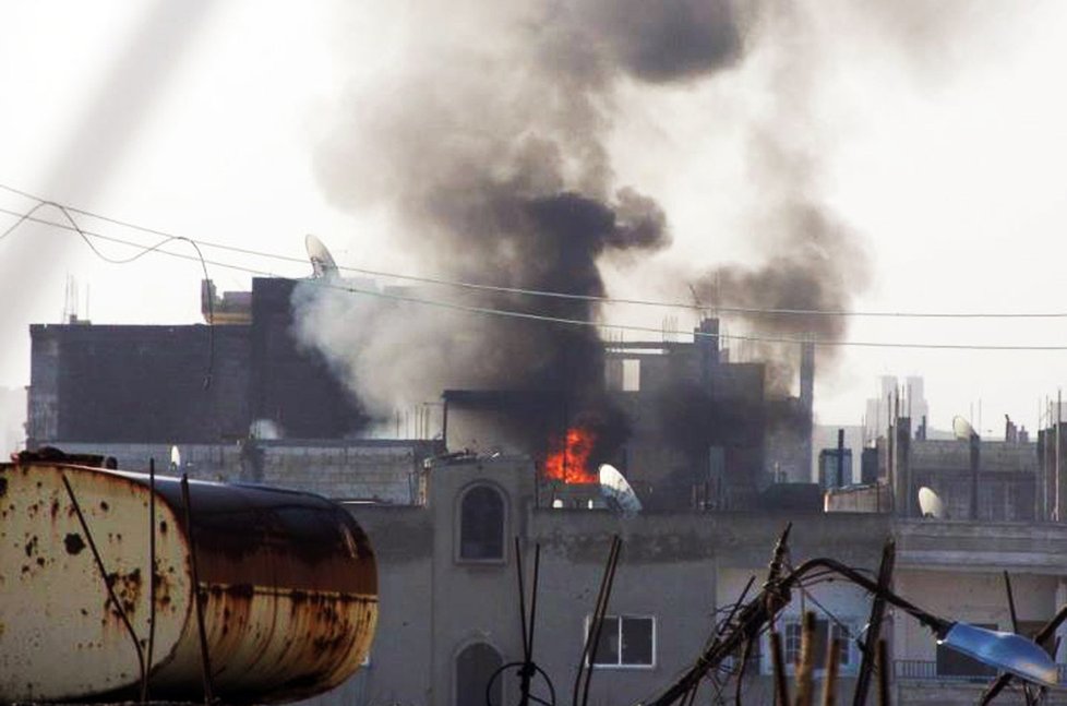 Vládní rakety zasáhly při bombovém útoku v syrském městě Homs i tamní tiskové centrum