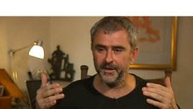 Britský novinář Sean McAllister ve videu, kde hovoří o svém zajetí.