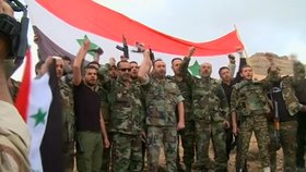 Syrská armáda díky podpoře ruského letectva osvobodila tisíc vojáků z obklíčení.