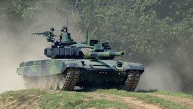 Dodávky českých tanků na Ukrajinu rozčílily Rusy: Češi dodávali zbraně i Hitlerovi, píší