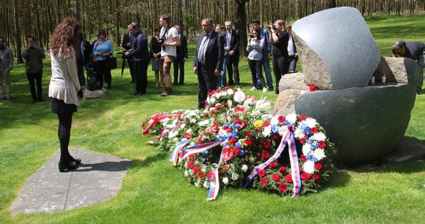 Pieta v Letech: Vláda slíbila konec vepřína. Výkupní cena padne do měsíce