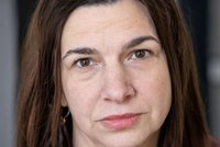 Kyberšmejdi neziskovku okradli o miliony: Z krize pomáhá Hanák i Plodková