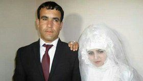 Muž dohnal novomanželku k sebevraždě: Nevěřil, že je panna. Žádal další nevěstu