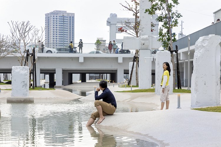 Tainan Spring: Městská džungle s bazénem vypadá lépe než opuštěný obchoďák