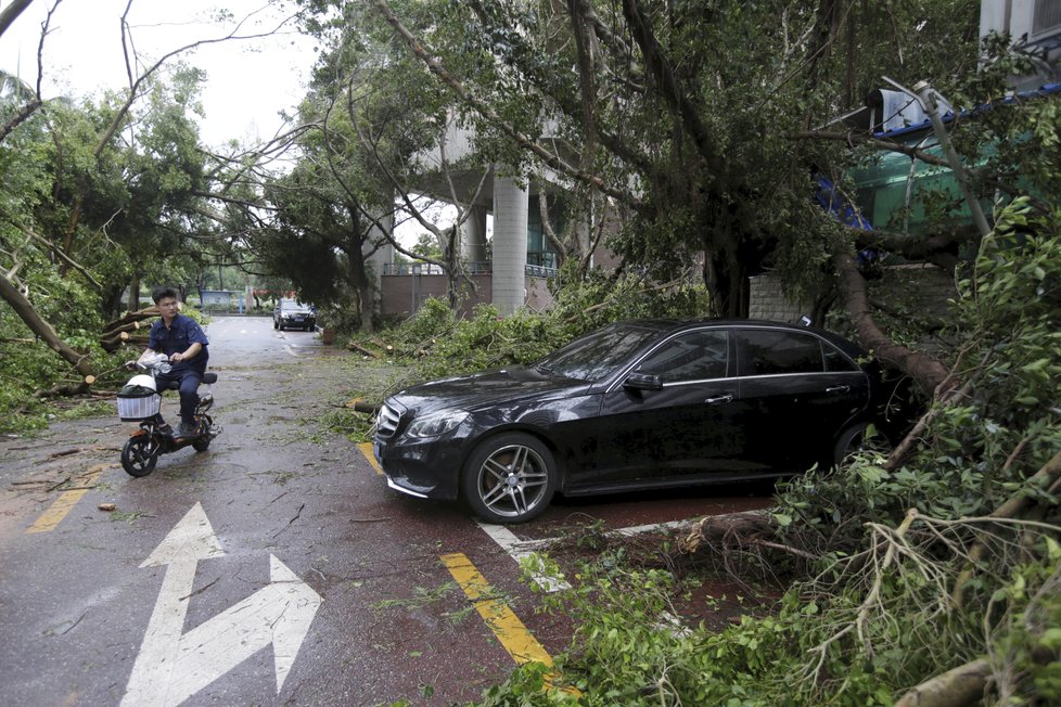 Tajfun Mangkhut přinesl do Číny silné deště.