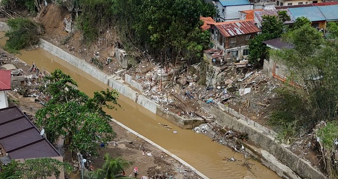 Tajfun už dorazil na Filipíny