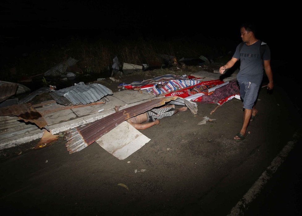 Tajfun Haiyan po sobě nechal stovky mrtvých