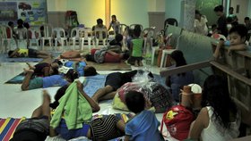 Tajfun na Filipínách už zabil nejméně 4 lidi.