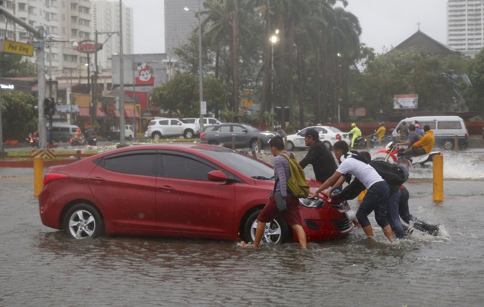 Supertajfun Mangkhut řádí na Filipínách.