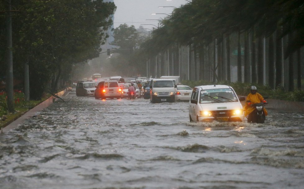 Supertajfun Mangkhut řádí na Filipínách.