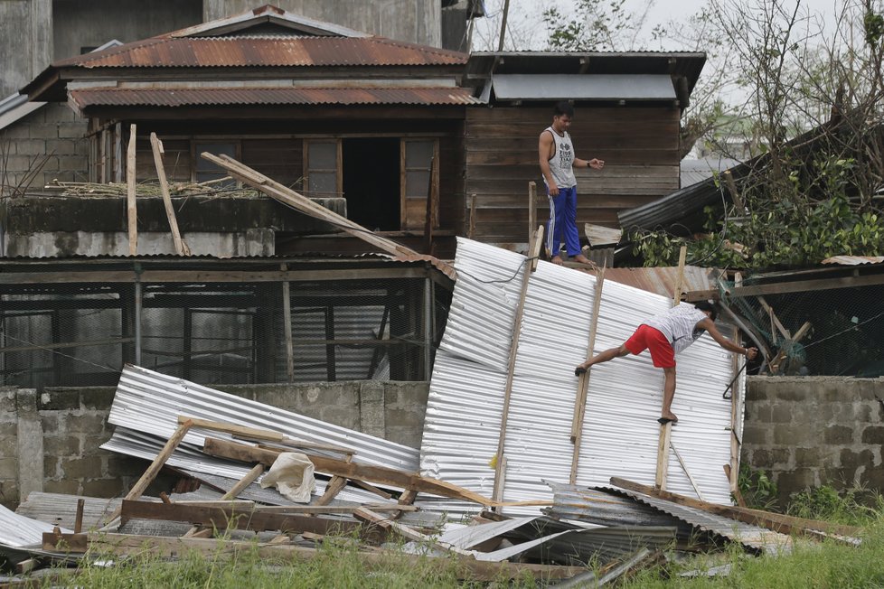 Tajfun Mangkhut zabil na Filipínách nejméně 25 lidí.