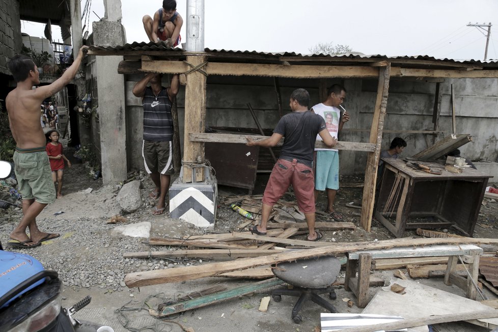 Tajfun Mangkhut zabil na Filipínách nejméně 25 lidí.