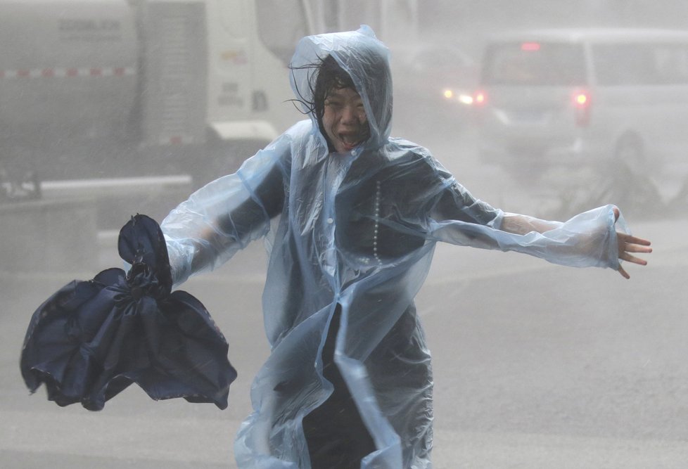 Tajfun Mangkhut zabil na Filipínách nejméně 25 lidí.