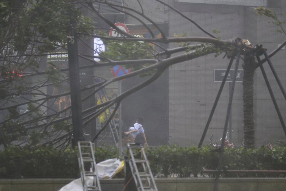 Tajfun Mangkhut zabil na Filipínách nejméně 25 lidí.