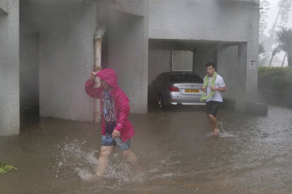 Tajfun Mangkhut zabil na Filipínách nejméně 25 lidí.