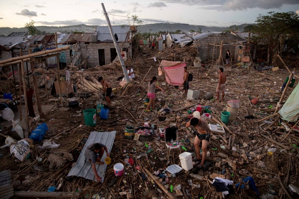 Tajfun Vamco poničil Filipíny v listopadu 2020.