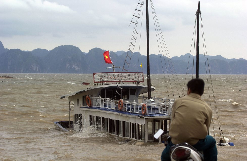 Vietnam očekává silné vichry a devastující záplavy