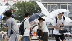 V Japonsku řádí tajfun Mindulle.