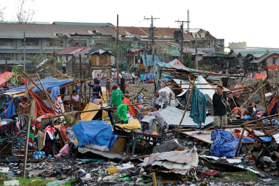 Tajfun Rai (Odette), Filipíny