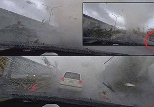 Tajfun se znenadání prohnal mezi auty. Řidičku motocyklu vláčel několik desítek metrů.