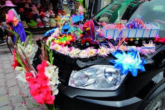 Takto ošetřené auto je pod přímou ochranou bohorodičky, takže ho nemůže potkat žádná nehoda. A jako bonus ho brání dokonce i před nenechavými zloději.