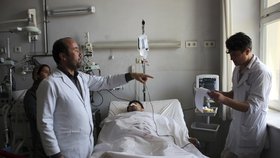 Tálibán před dvěma týdny zaútočil na základnu afghánské armády u města Mazáre Šaríf, kde zemřelo na 140 lidí.