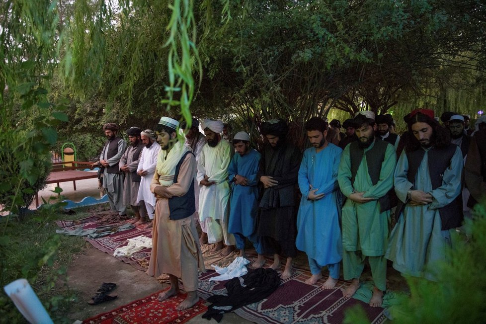 Tálibán a jeho podporovatelé v afghánském Herátu (září 2021)