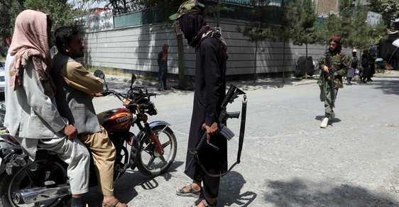 16 přikázání Tálibánu: Budeš nosit plnovous, ženu zavřeš doma, nebudeš poslouchat hudbu, tančit ani číst knihy