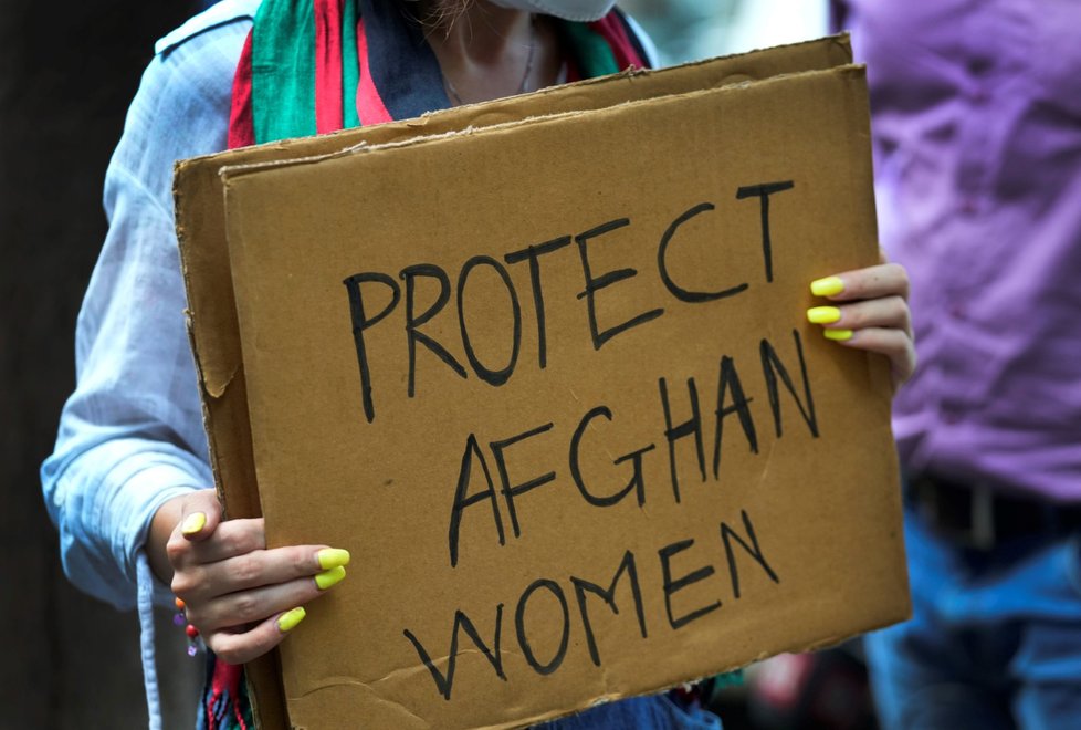 Tálibán přebírá moc v Afghánistánu: Indické ženy podporují ženy v Afghánistánu (23. 8. 2021)