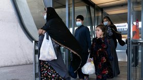 Do USA dorazily poslední evakuované rodiny z Afghánistánu, po příletu zemřela devítiměsíční holčička