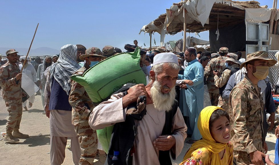 Tálibán osidluje velká afghánská města