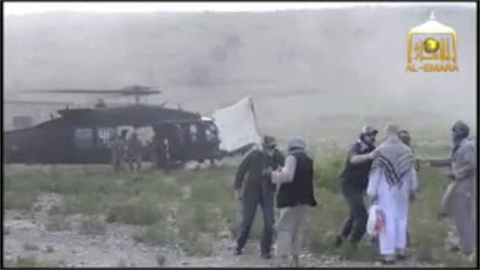 Taliban zveřejnil video z předání amerického vojáka