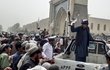 Radikální islamistické hnutí Tálibán po rychlé ofenzivě z několika posledních dnů bez boje obsadilo Dželálábád a vstoupilo do Kábulu