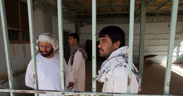Z kandahárské věznice na základě podvodné žádosti propustili 12 islamistů. (ilustrační foto)