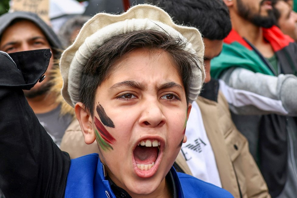 Demonstrace na podporu Afghanistánu ve Velké Británii