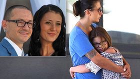 Zatímco se objevila nepravdivá zpráva, že byl zpěvák Linkin Park zavražděn, vyrazila vdova ven s dcerkami.