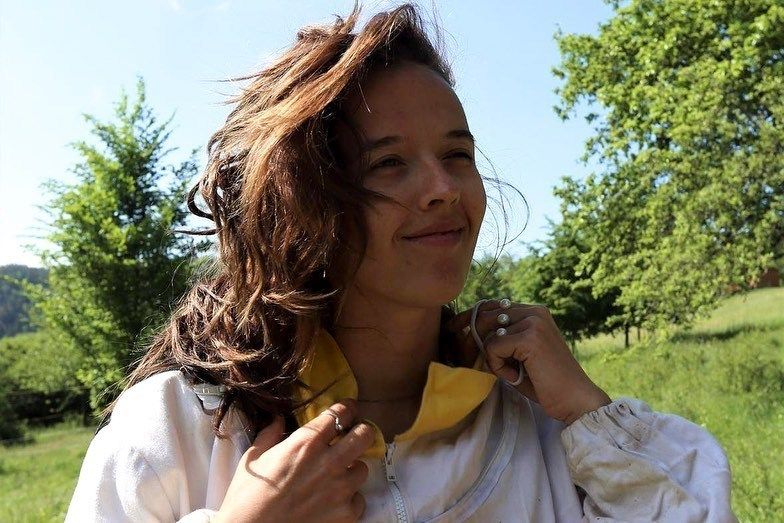 Tamaru Klusovou okouzlilo včelařství